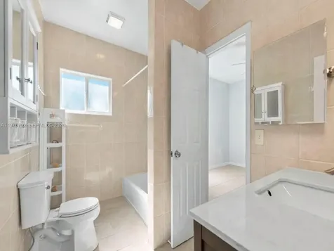 6 SE Marlin Avenue Key Largo FL 33037