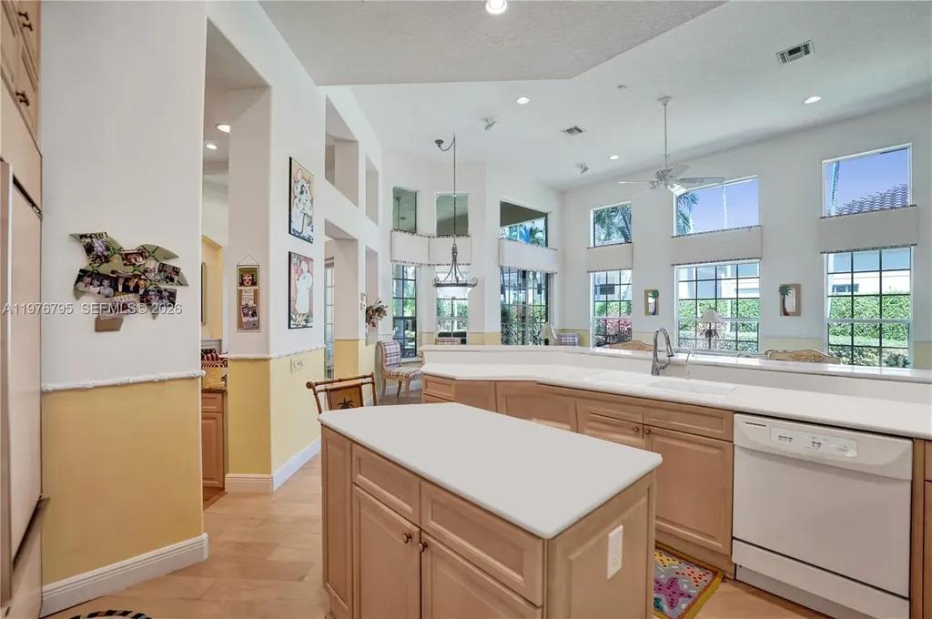 901 Manatee Way Hollywood FL 33019