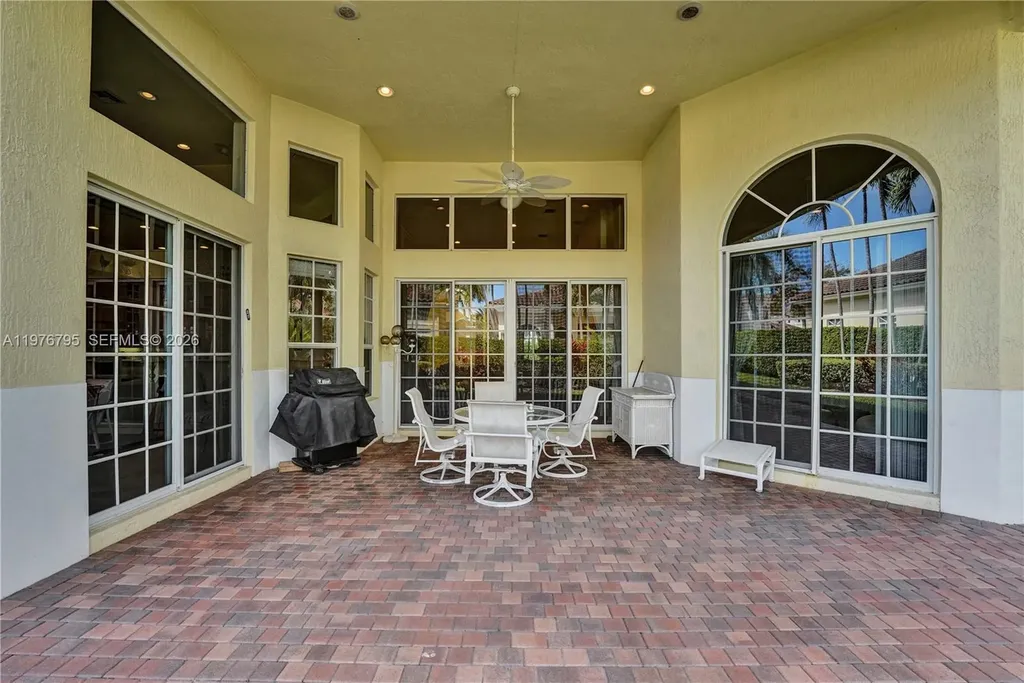 901 Manatee Way Hollywood FL 33019
