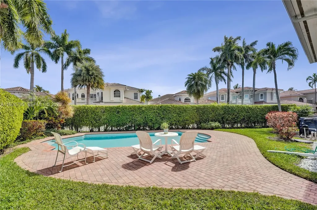 901 Manatee Way Hollywood FL 33019