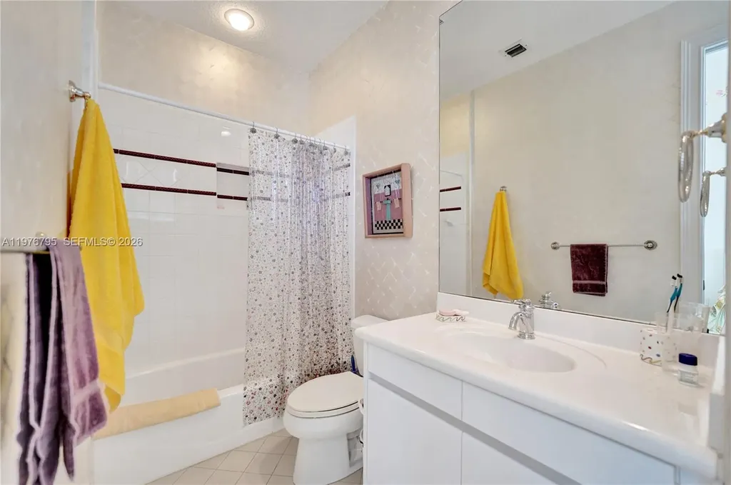 901 Manatee Way Hollywood FL 33019