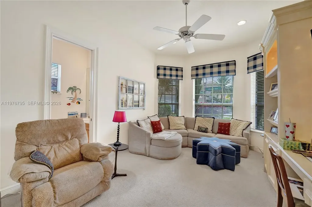 901 Manatee Way Hollywood FL 33019