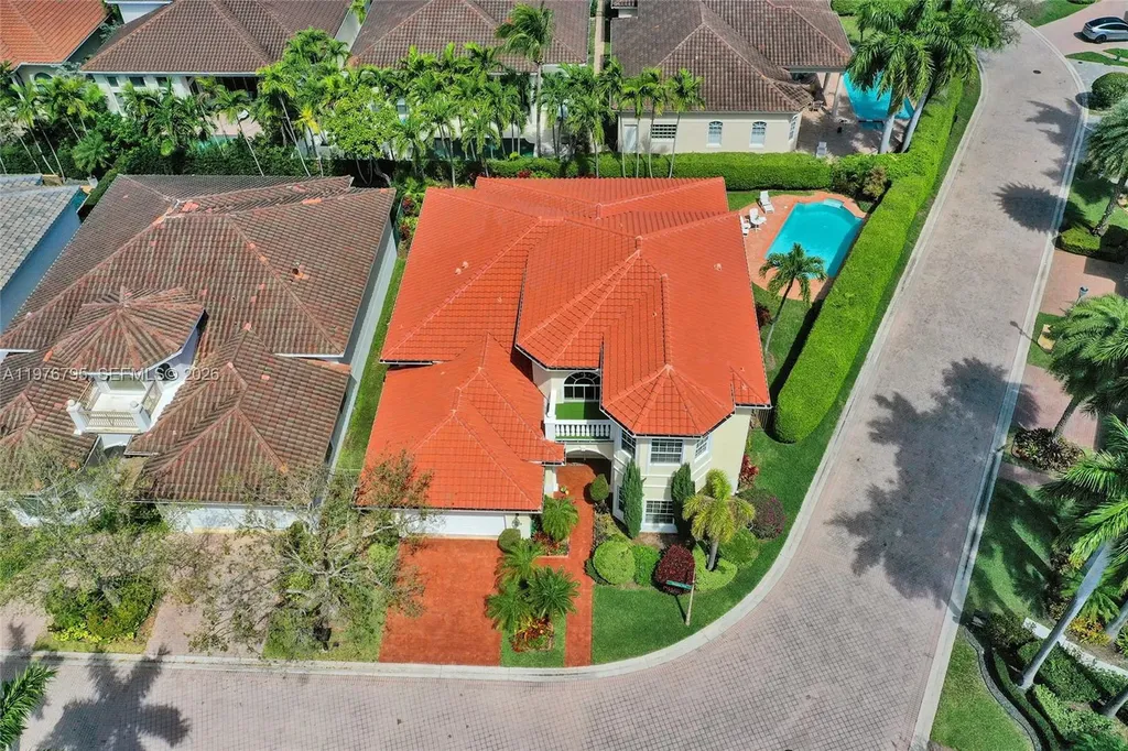 901 Manatee Way Hollywood FL 33019