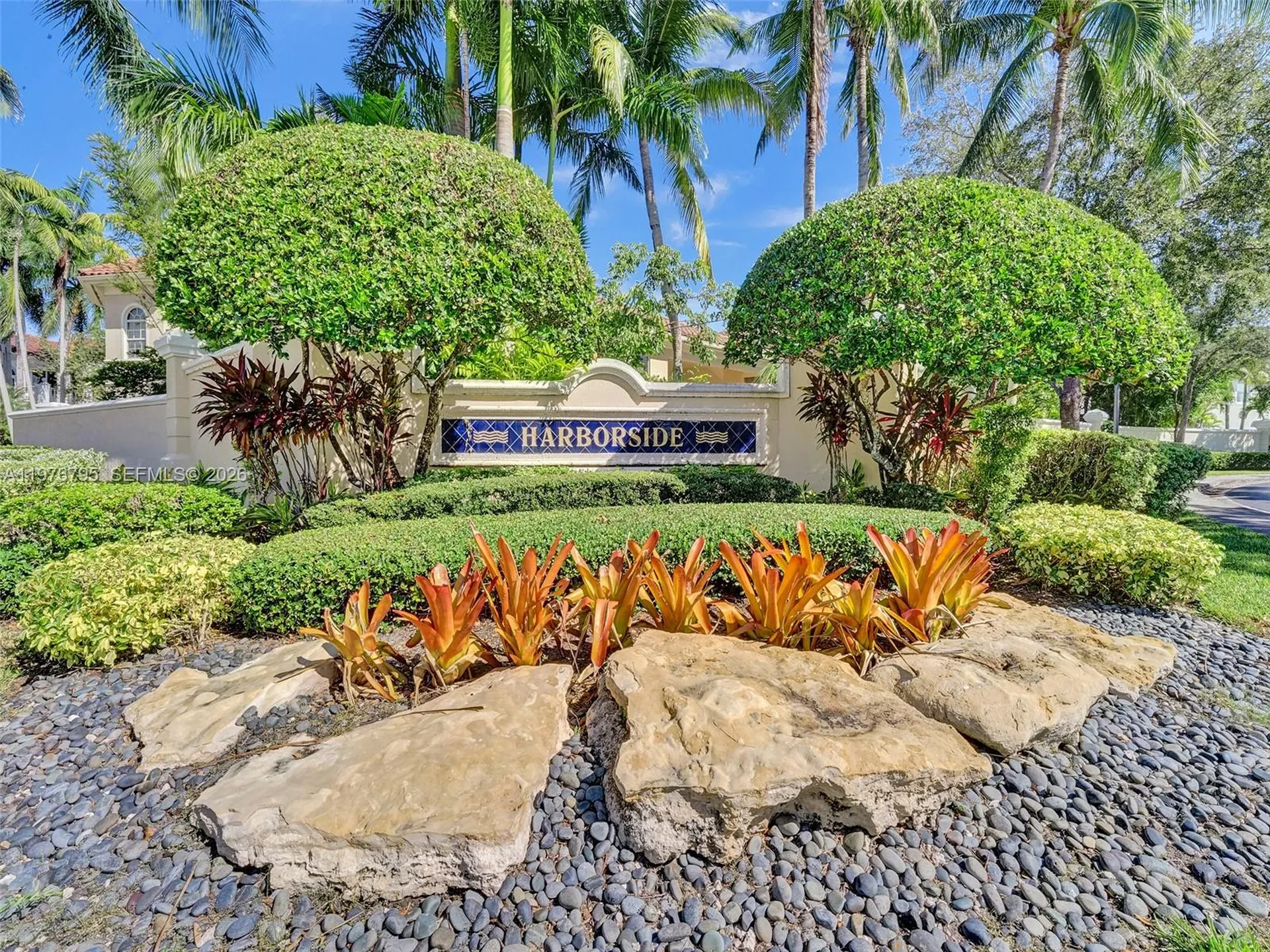 901 Manatee Way Hollywood FL 33019