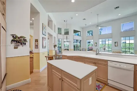 901 Manatee Way Hollywood FL 33019