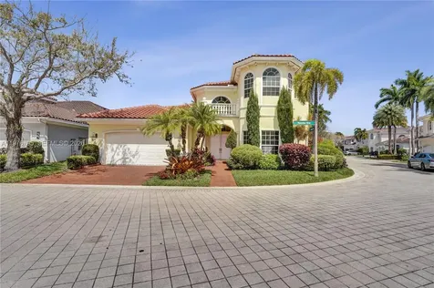 901 Manatee Way Hollywood FL 33019