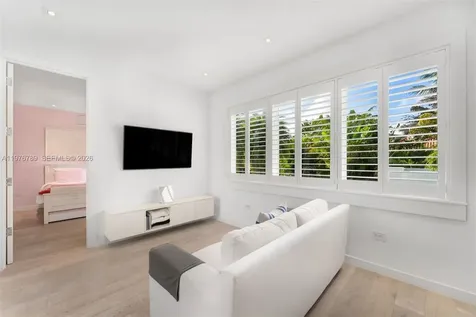 741 Harbor Drive Key Biscayne FL 33149