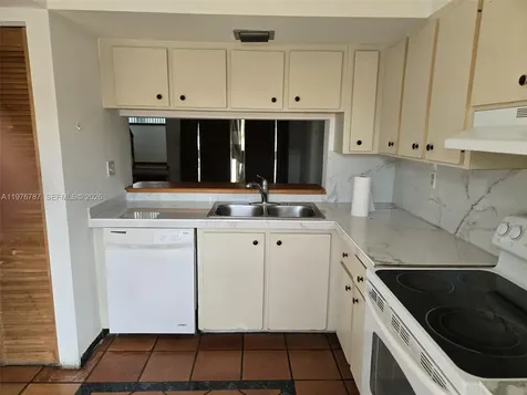 655 W Park Drive Miami FL 33172