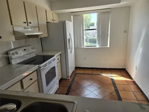 655 W Park Drive Miami FL 33172