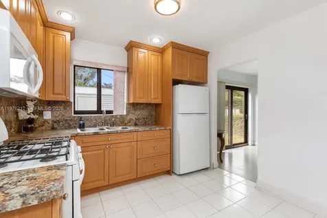 6200 SW 18th Street North Lauderdale FL 33068
