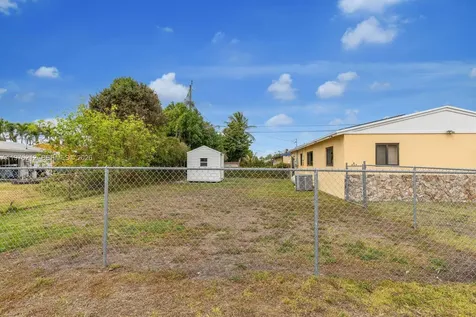 6200 SW 18th Street North Lauderdale FL 33068