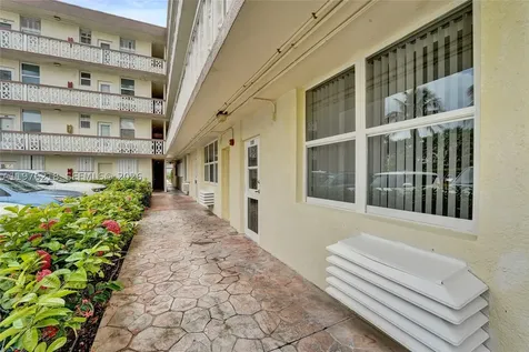 1936 S Ocean Hallandale Beach FL 33009