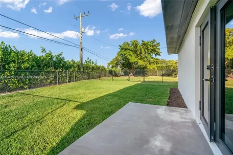 8421 SW 27th Terrace Miami FL 33155