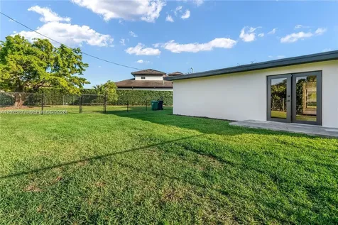 8421 SW 27th Terrace Miami FL 33155
