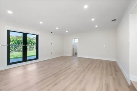 8421 SW 27th Terrace Miami FL 33155