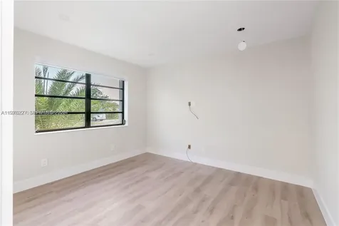 8421 SW 27th Terrace Miami FL 33155