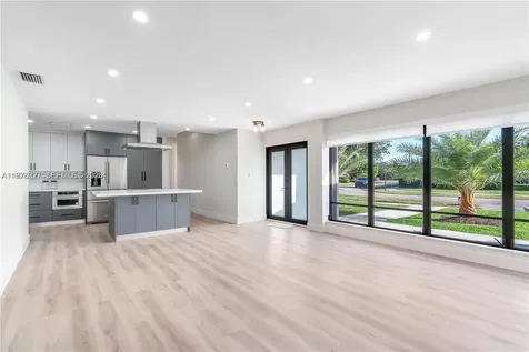 8421 SW 27th Terrace Miami FL 33155