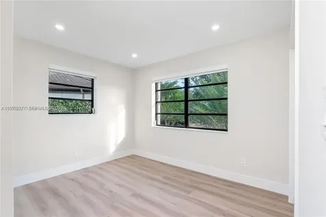 8421 SW 27th Terrace Miami FL 33155
