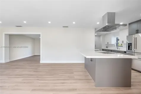 8421 SW 27th Terrace Miami FL 33155