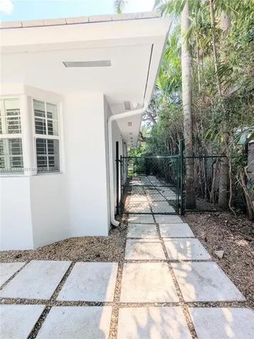 5920 Maynada Street Coral Gables FL 33146
