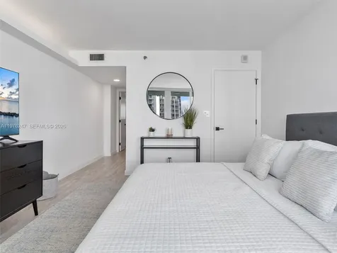400 S Pointe Drive Miami Beach FL 33139