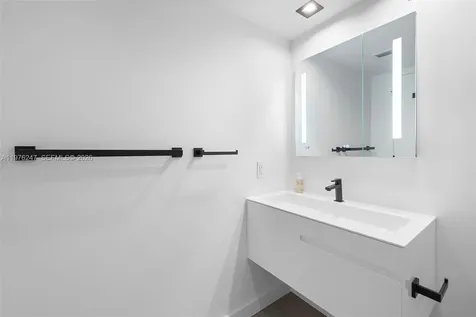 400 S Pointe Drive Miami Beach FL 33139