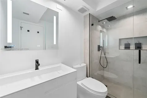 400 S Pointe Drive Miami Beach FL 33139