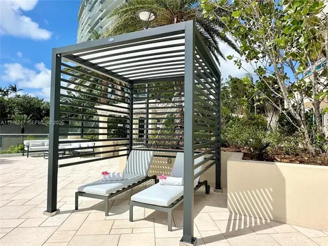 400 S Pointe Drive Miami Beach FL 33139