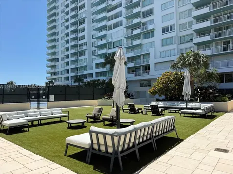 400 S Pointe Drive Miami Beach FL 33139