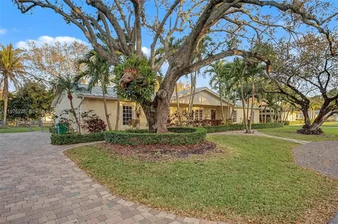 15401 SW 81 Avenue Palmetto Bay FL 33157