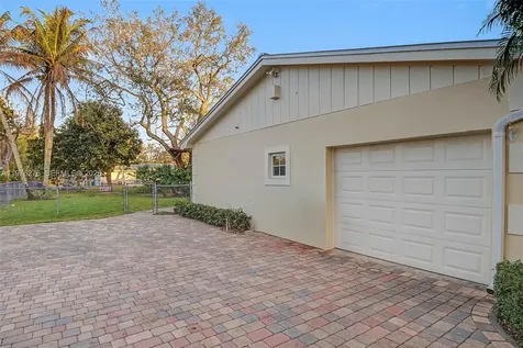 15401 SW 81 Avenue Palmetto Bay FL 33157