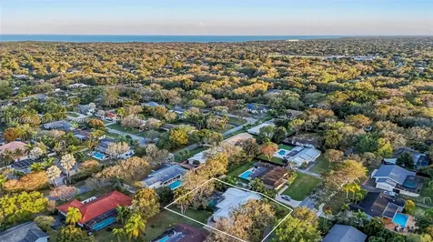 15401 SW 81 Avenue Palmetto Bay FL 33157