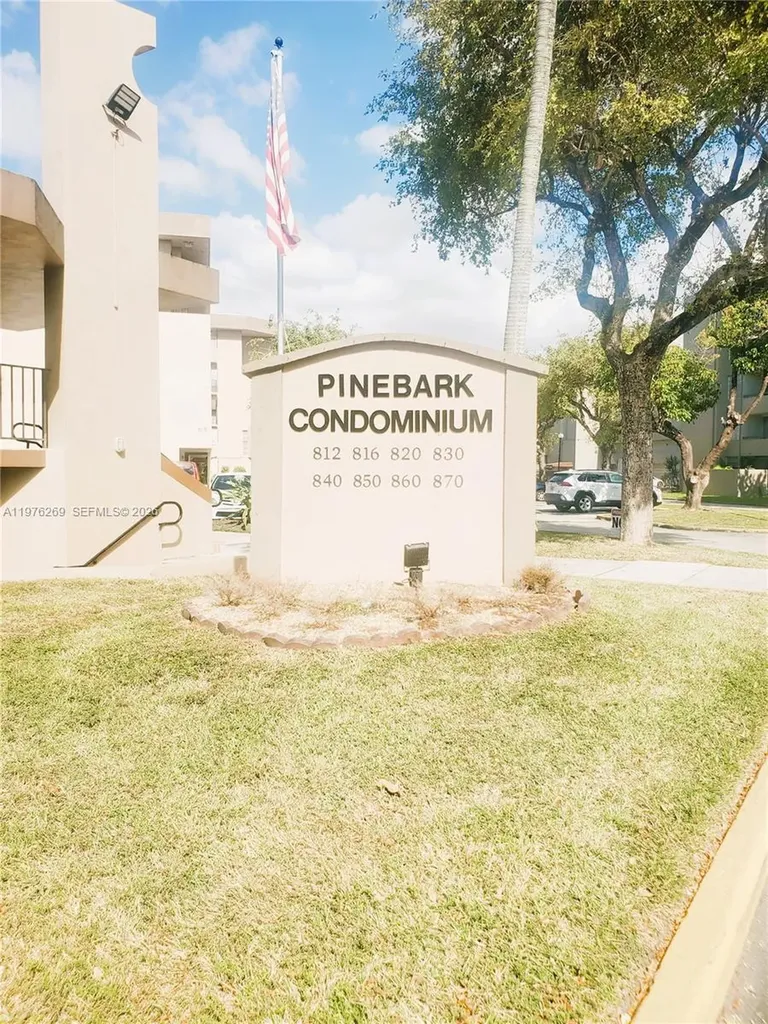 830 NW 87th Avenue Miami FL 33172