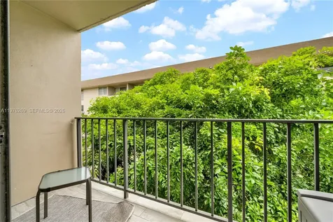 830 NW 87th Avenue Miami FL 33172