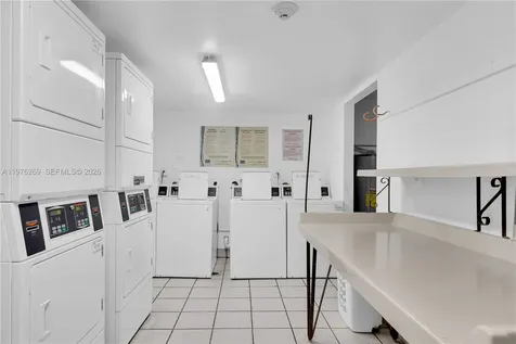 830 NW 87th Avenue Miami FL 33172