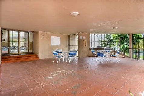 830 NW 87th Avenue Miami FL 33172