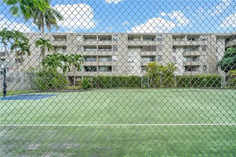 830 NW 87th Avenue Miami FL 33172