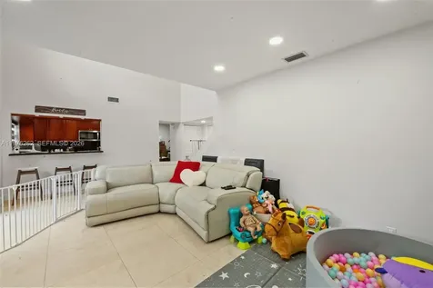 6523 NW 170th Lane Hialeah FL 33015