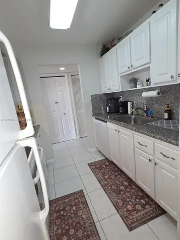 220 Lakeview Drive Weston FL 33326