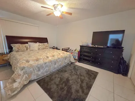 220 Lakeview Drive Weston FL 33326