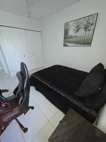 220 Lakeview Drive Weston FL 33326
