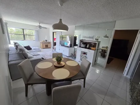 220 Lakeview Drive Weston FL 33326