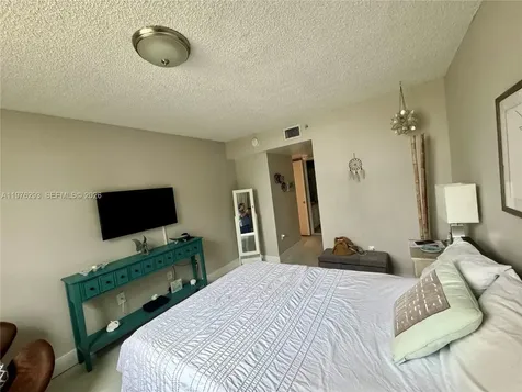 2711 Ocean Club Boulevard Dania Beach FL 33019