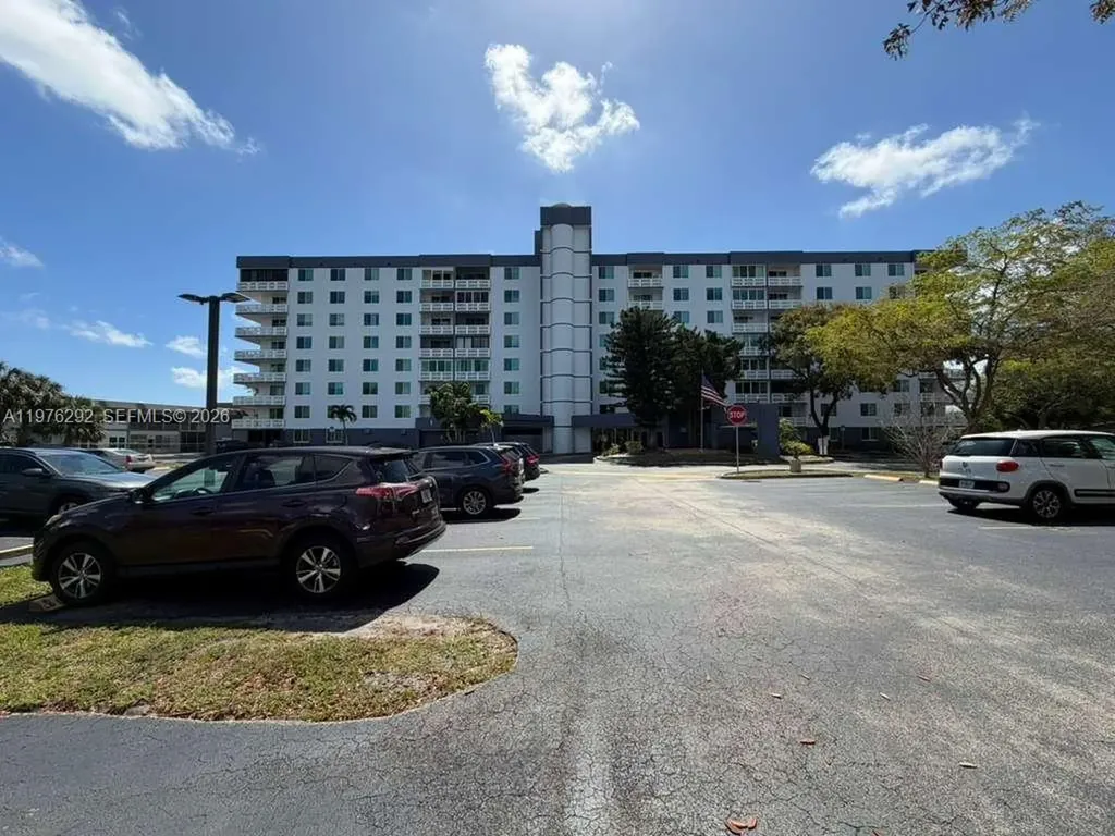 919 Hillcrest Drive Hollywood FL 33021