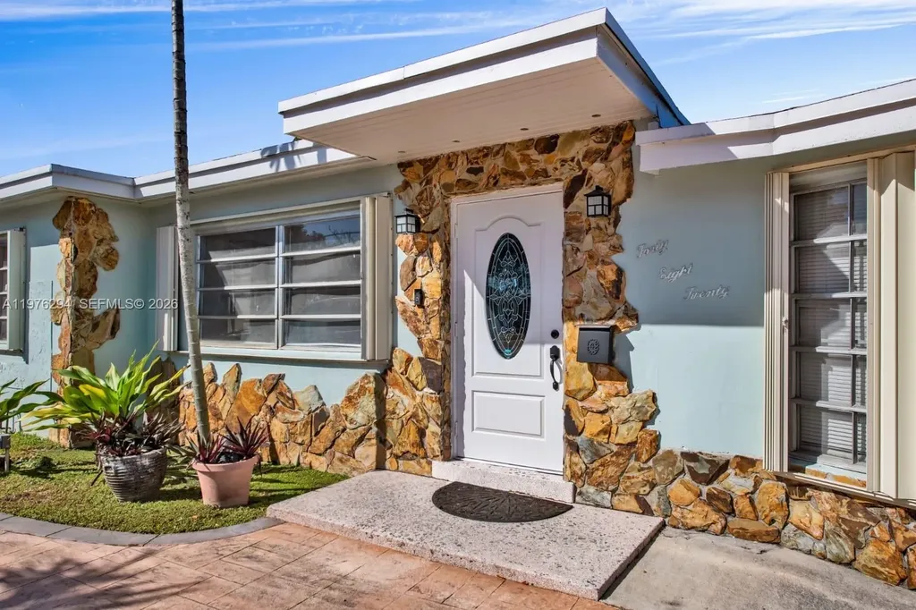 4820 SW 112th Avenue Miami FL 33165
