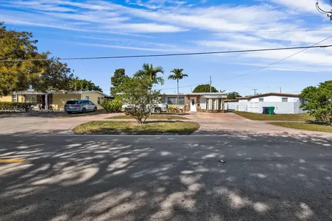 4820 SW 112th Avenue Miami FL 33165