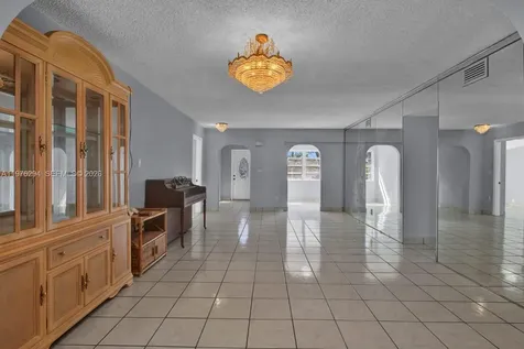 4820 SW 112th Avenue Miami FL 33165