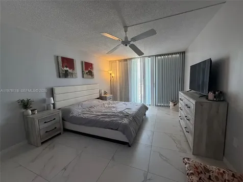 18011 Biscayne Boulevard Aventura FL 33160