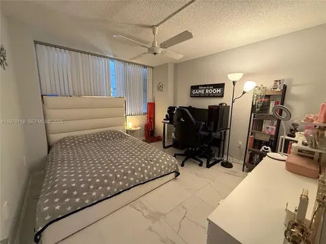 18011 Biscayne Boulevard Aventura FL 33160