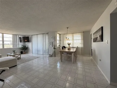 18011 Biscayne Boulevard Aventura FL 33160